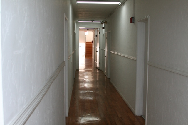hallway02