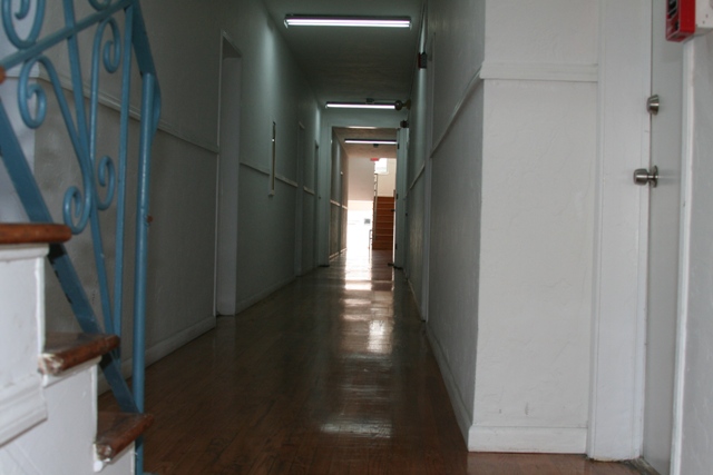 hallway03_0